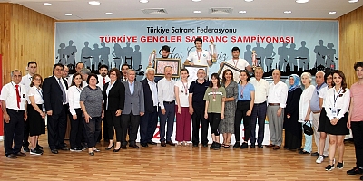 Türkiye Satranç Gençler şampiyonu Can Alp Cansun!